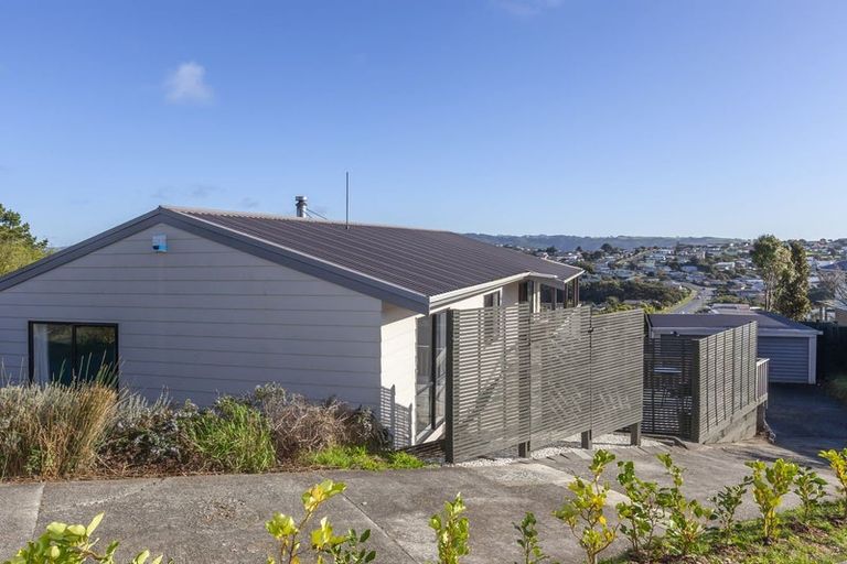 Photo of property in 22 Staysail Place, Whitby, Porirua, 5024