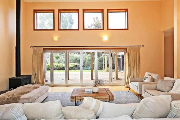 Photo of property in 100 Tironui Drive, Taradale, Napier, 4112