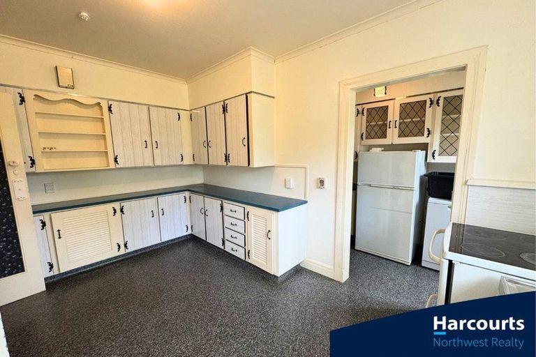 Photo of property in 86 Tawa Road, Kumeu, 0891