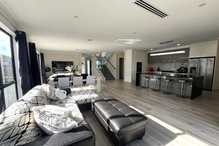 Photo of property in 64 Mettam Drive, Swanson, Auckland, 0614