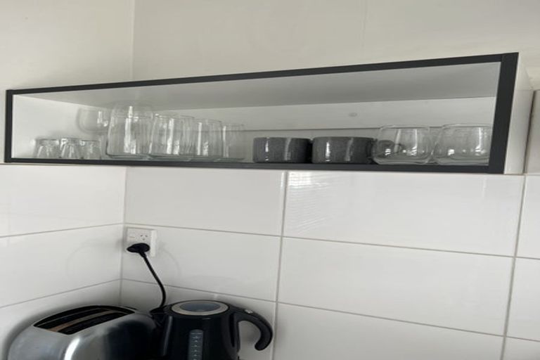 Photo of property in Beresford Apartments, 12/118 Russell Terrace, Berhampore, Wellington, 6023