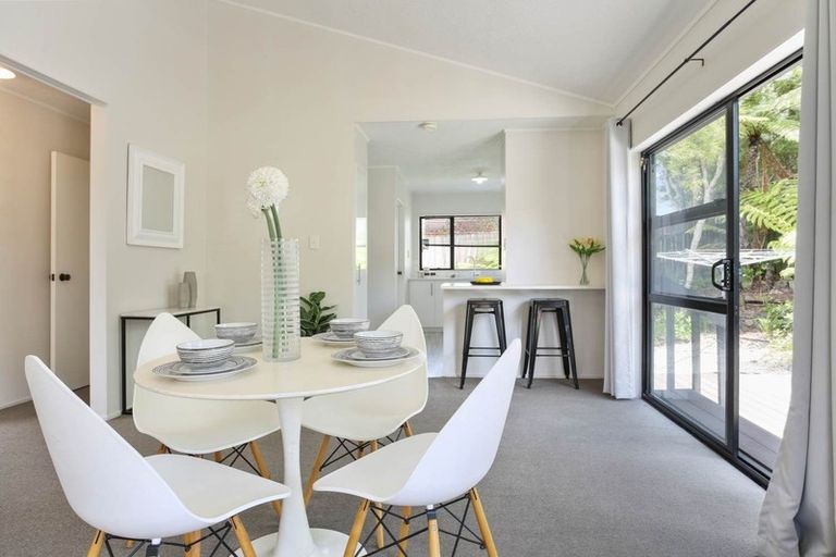 Photo of property in 5/20a Lavery Place, Sunnynook, Auckland, 0632