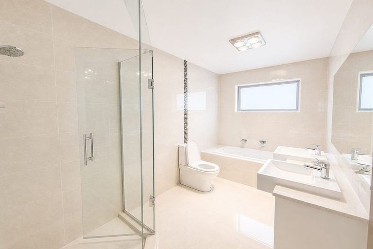 Photo of property in 51 Kerrykeel Drive, Flat Bush, Auckland, 2019