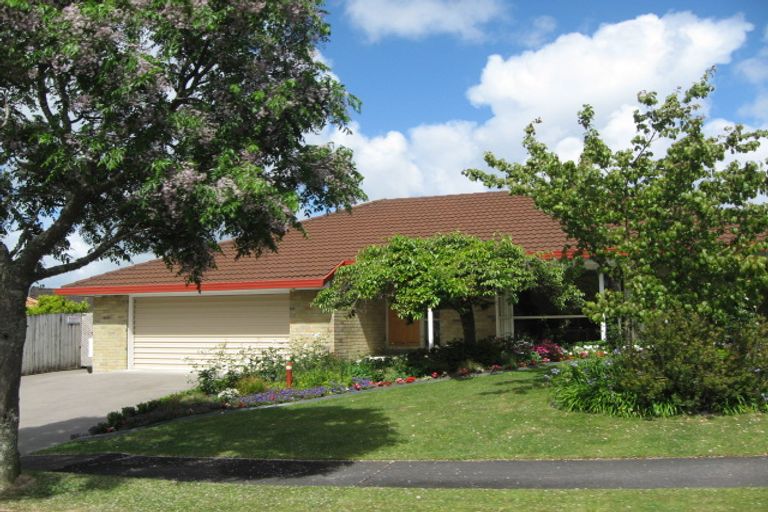 Photo of property in 6 Chippewa Place, Conifer Grove, Takanini, 2112