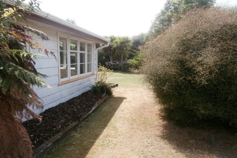 Photo of property in 1 Pine Avenue, Kainga, Christchurch, 8083