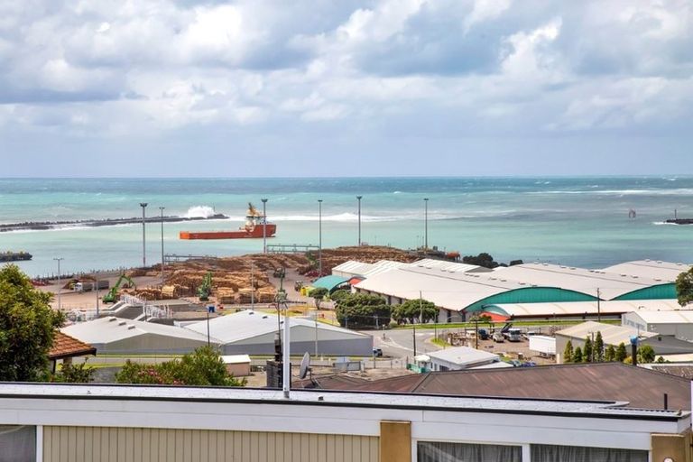 Photo of property in 7/16 Findlay Street, Moturoa, New Plymouth, 4310