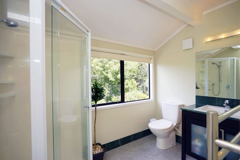 Photo of property in 17 Homewood Place, Chatswood, Auckland, 0626
