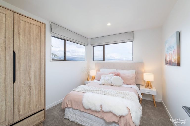 Photo of property in 50 Viewmont Drive, Harbour View, Lower Hutt, 5010