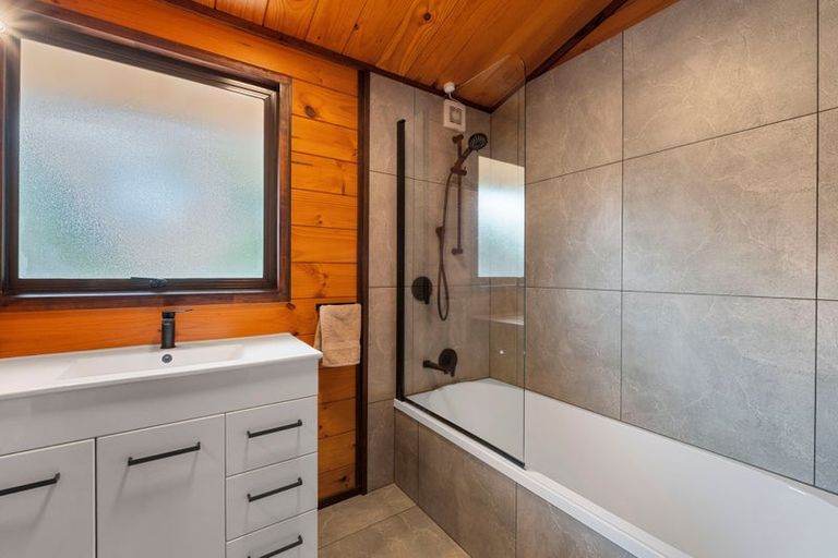 Photo of property in 73 Hyde Avenue, Richmond Heights, Taupo, 3330