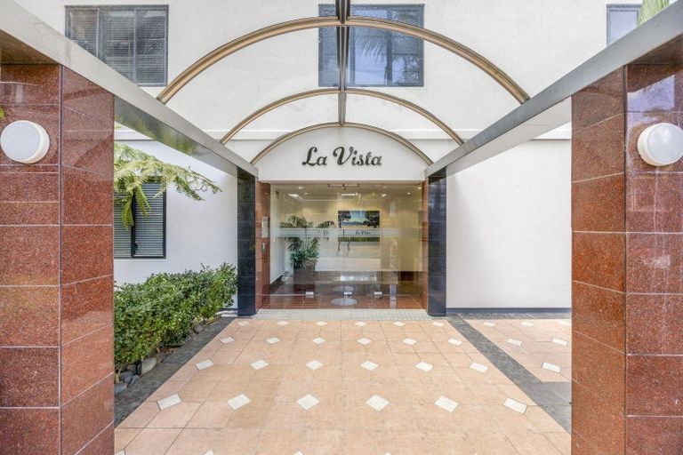 Photo of property in Mon Desir Apartments, 6/173b Hurstmere Road, Takapuna, Auckland, 0622