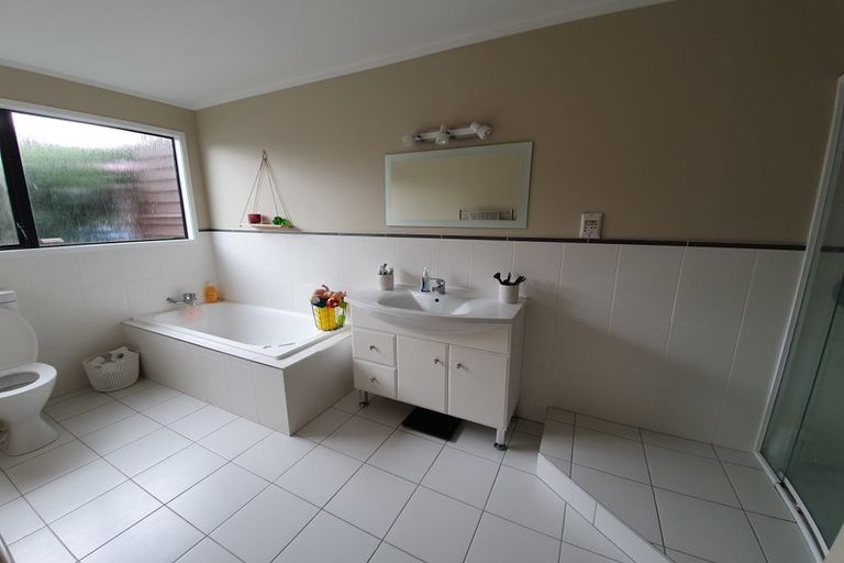 Photo of property in 19 Halladale Road, Papakowhai, Porirua, 5024