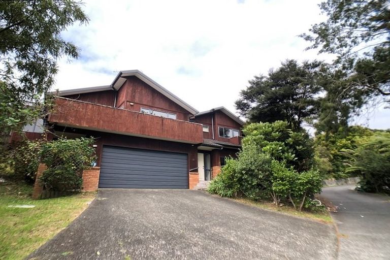 Photo of property in 12 Springwater Vale, Unsworth Heights, Auckland, 0632