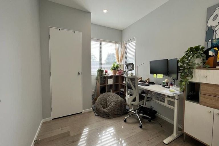 Photo of property in 10a Marewa Street, Te Atatu South, Auckland, 0610