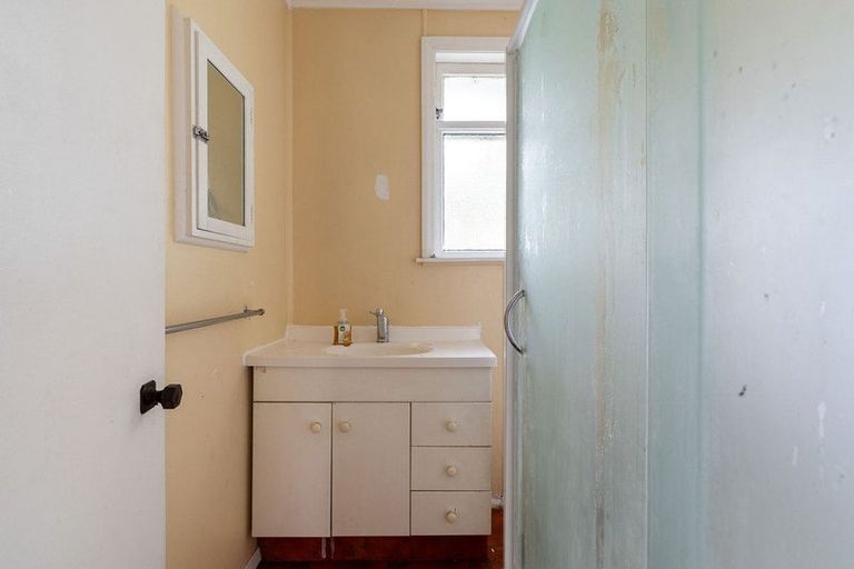 Photo of property in 26 Turkington Street, Tawa, Wellington, 5028