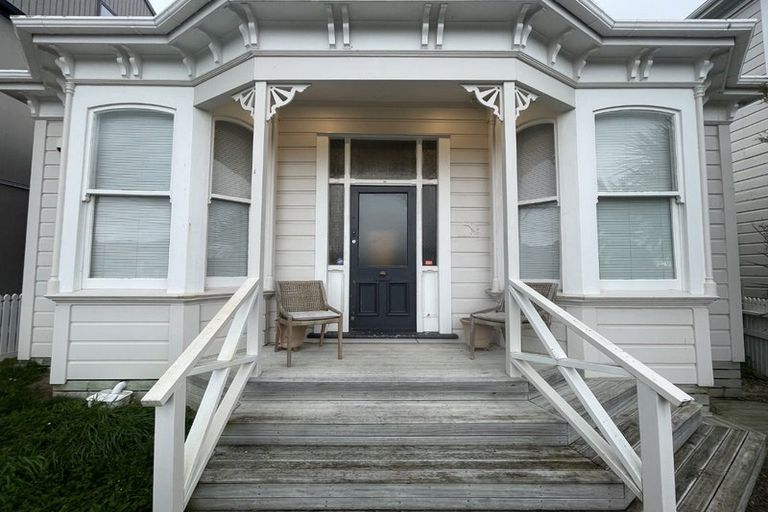 Photo of property in 10 Stanley Street, Berhampore, Wellington, 6023