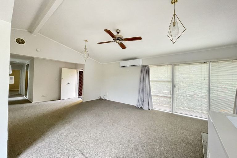 Photo of property in 11 Chequers Avenue, Glenfield, Auckland, 0629