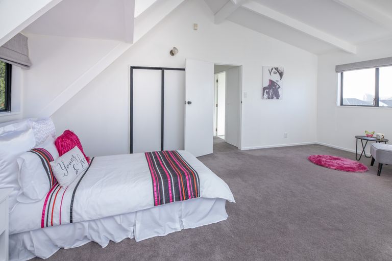 Photo of property in 64 Effingham Street, North New Brighton, Christchurch, 8083