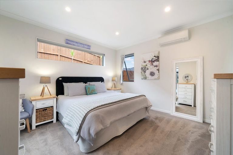 Photo of property in 16 Tararua Street, Massey, Auckland, 0614