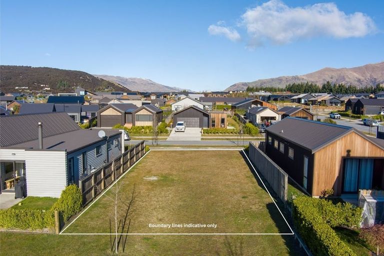 Photo of property in 32 Obelisk Street, Wanaka, 9305
