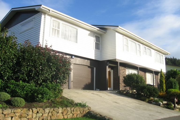 Photo of property in 50 Fyvie Avenue, Tawa, Wellington, 5028