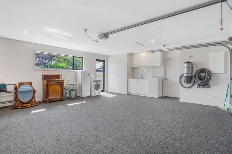 Photo of property in 214 Park Street, Winton, 9720