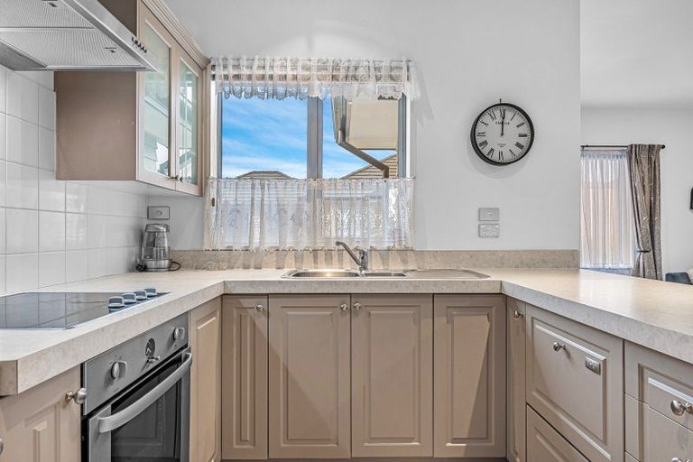 Photo of property in Yaldhurst Courts, 2/372 Yaldhurst Road, Russley, Christchurch, 8042