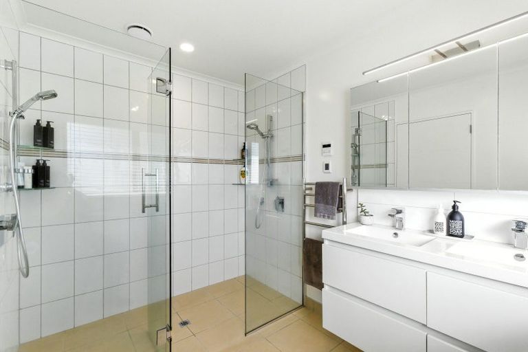 Photo of property in 10 Cottonwood Close, Paraparaumu Beach, Paraparaumu, 5032