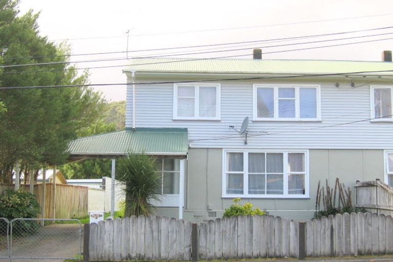 Photo of property in 2 Walker Grove, Stokes Valley, Lower Hutt, 5019