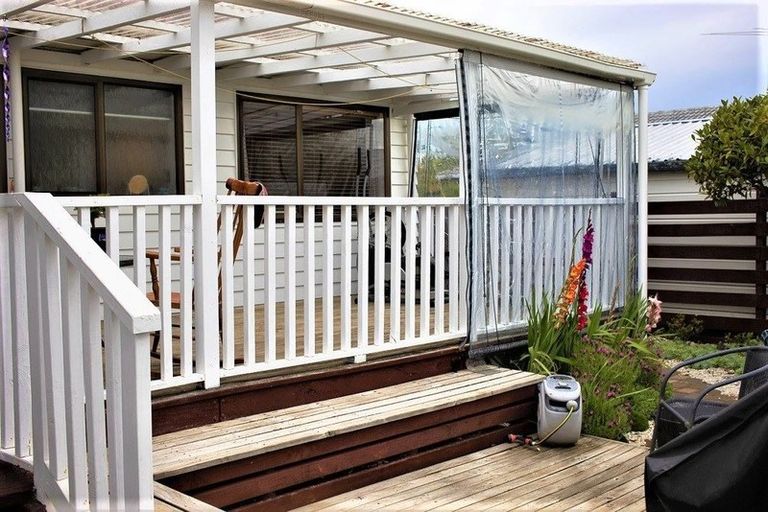 Photo of property in 9 Huber Street, Weymouth, Auckland, 2103