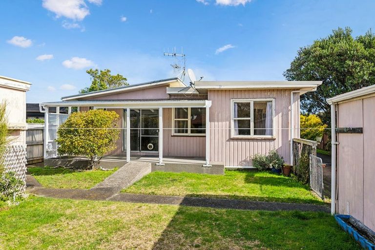 Photo of property in 13 Bahama Crescent, Paraparaumu Beach, Paraparaumu, 5032