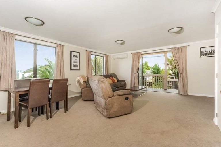 Photo of property in 13 View Ridge Drive, Ranui, Auckland, 0612