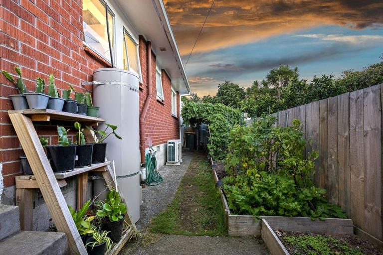 Photo of property in 1/185 Swanson Road, Henderson, Auckland, 0610