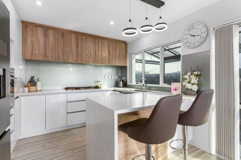Photo of property in 34a Mcinnes Road, Weymouth, Auckland, 2103