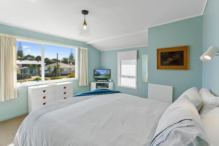 Photo of property in 50 Moana Street, Otaki Beach, Otaki, 5512