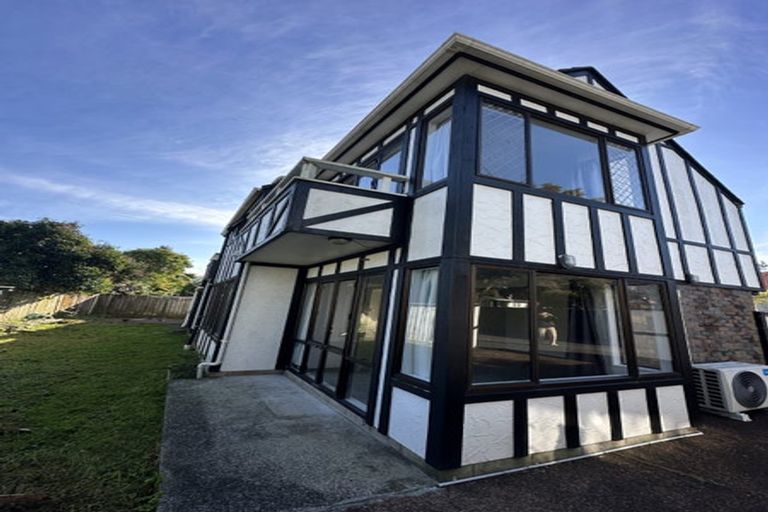 Photo of property in 3/15 Swanson Road, Henderson, Auckland, 0610