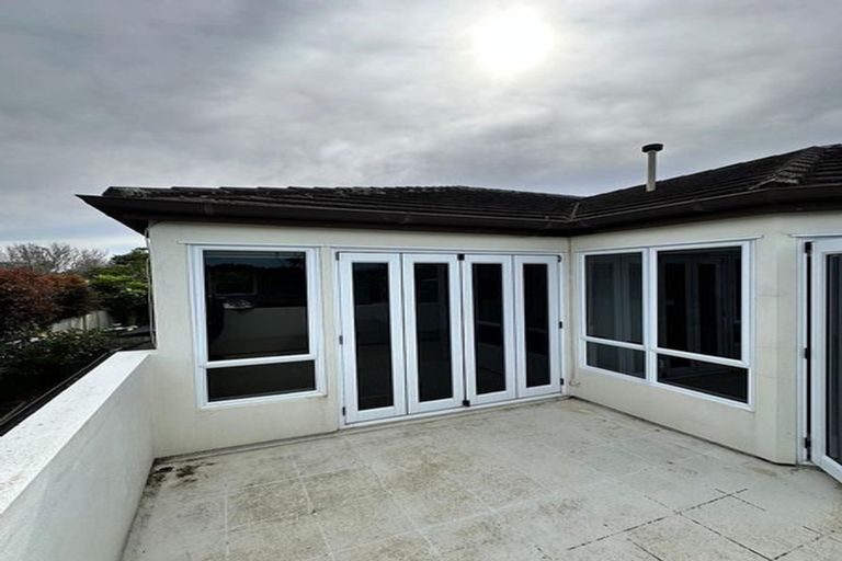 Photo of property in 2/13 Markham Place, Bucklands Beach, Auckland, 2012