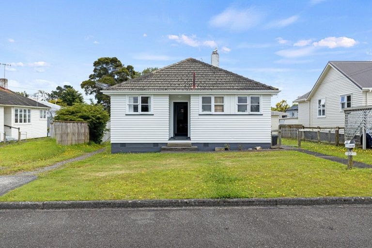 Photo of property in 22 Bell Street, Marton, 4710