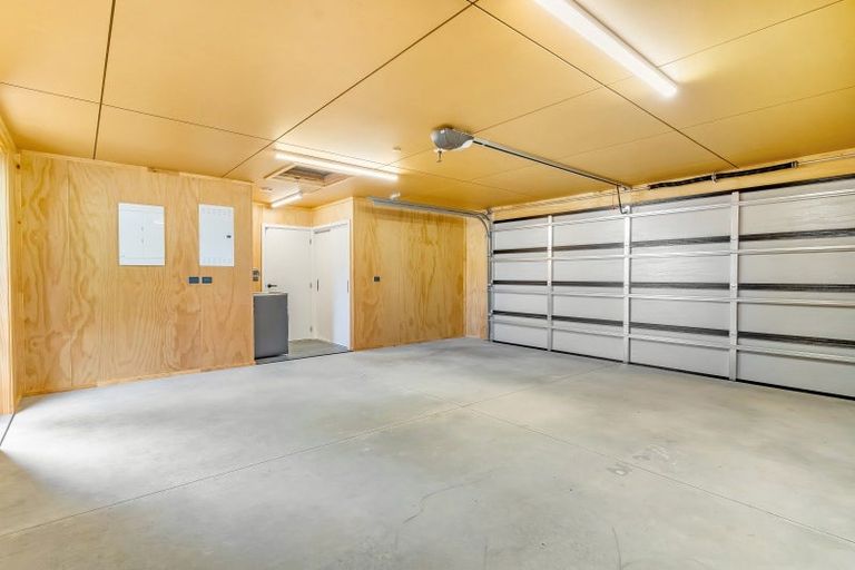 Photo of property in 33 Home Street, Winton, 9720