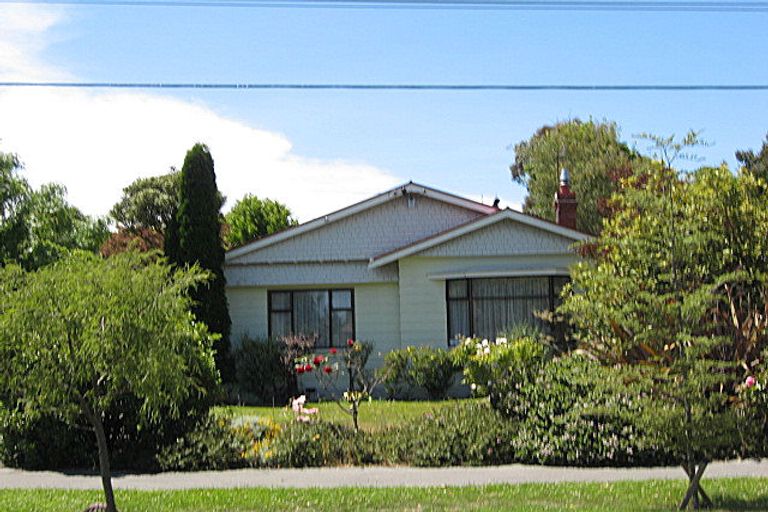 Photo of property in 8 Woodville Street, Edgeware, Christchurch, 8013
