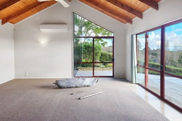 Photo of property in 19 Judge Richardson Drive, Opaheke, Papakura, 2584