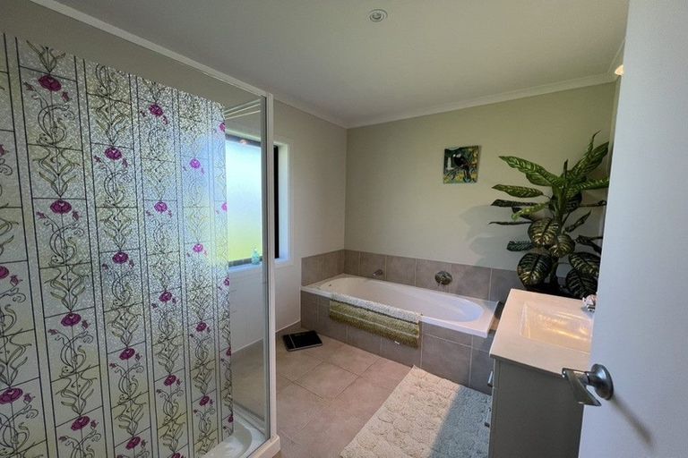 Photo of property in 3 Iwanui Close, Waitara, 4320