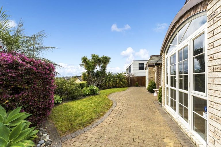 Photo of property in 14 Pittville Place, Henderson, Auckland, 0612