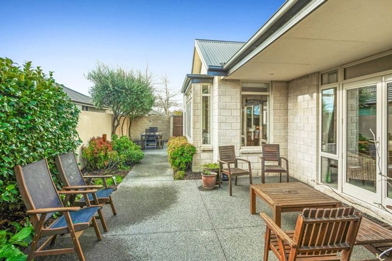 Photo of property in 21 Cairnbrae Drive, Prebbleton, 7604