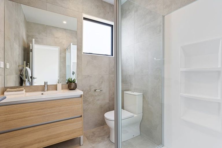 Photo of property in 21 Cambie Avenue, Red Beach, 0932