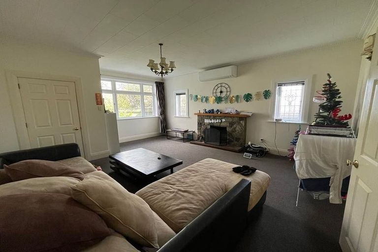 Photo of property in 14 Saint Albans Grove, Woburn, Lower Hutt, 5010