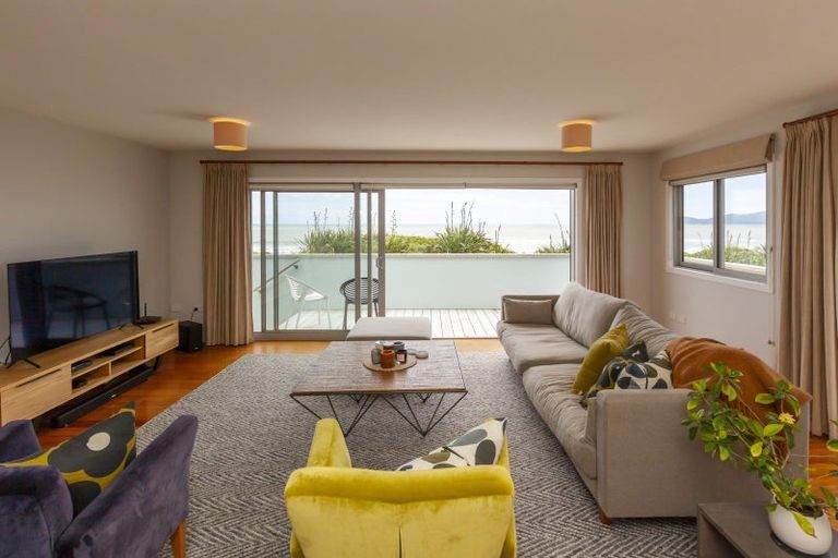 Photo of property in 121 The Parade, Paekakariki, 5034