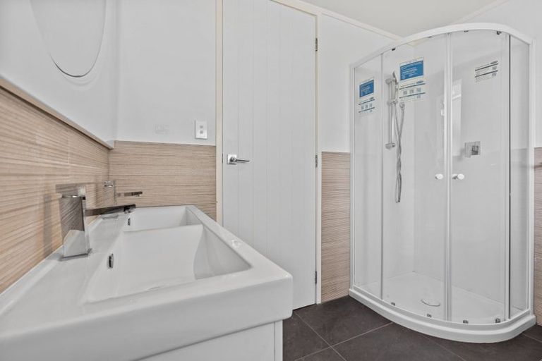 Photo of property in 6a Puketaha Road, Swanson, Auckland, 0816