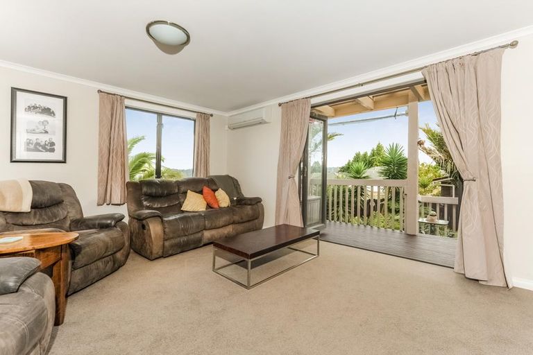 Photo of property in 13 View Ridge Drive, Ranui, Auckland, 0612