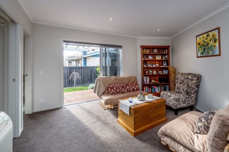 Photo of property in 12 Wood Street, Greytown, 5712