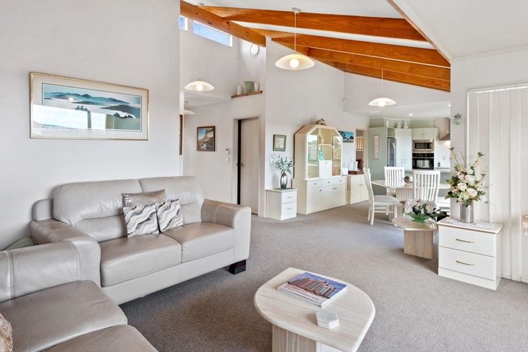 Photo of property in 11 Noone Close, Onerahi, Whangarei, 0110